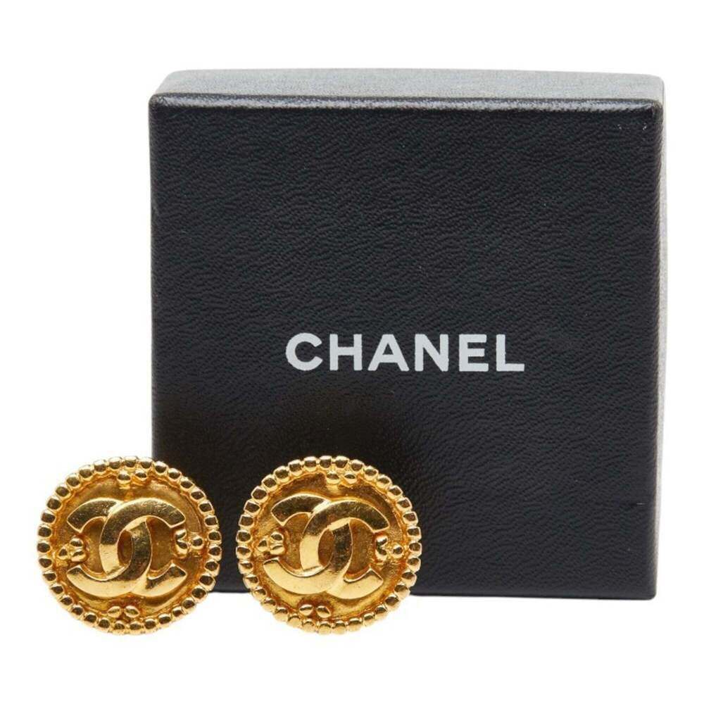 CHANEL Vintage Gold Logo Earrings - Picture 4 of 5